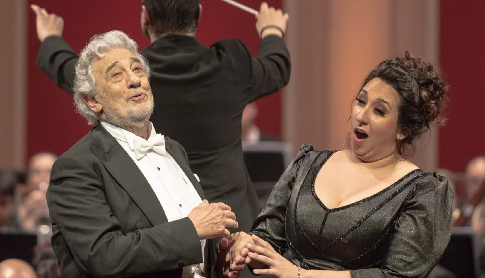 Plácido Domingo coronó su regreso al Teatro Colón con un concierto a beneficio de los damnificados por el conflicto en Ucrania