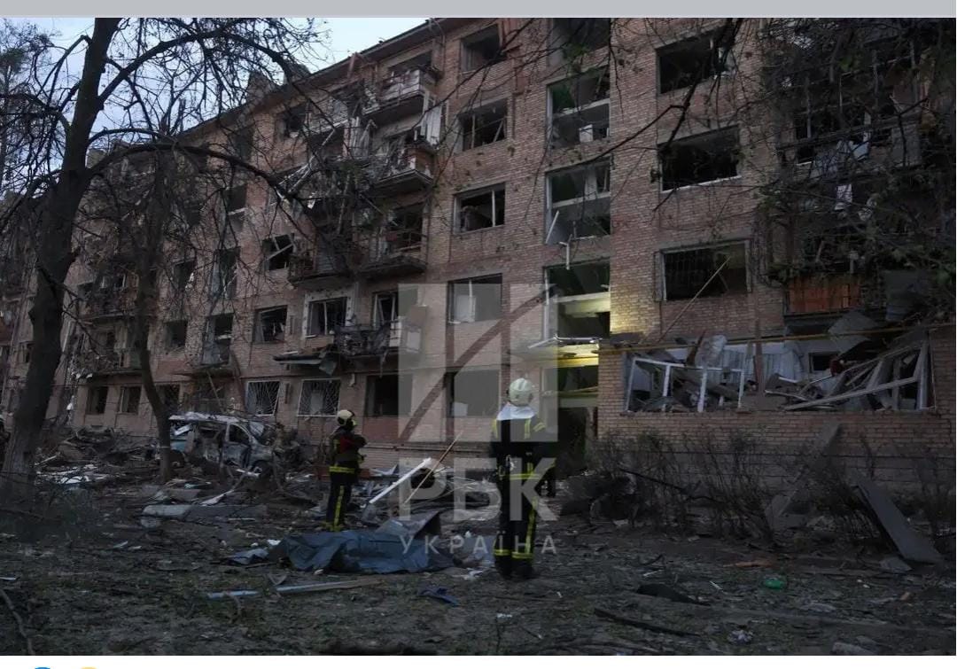 Ataque terrorista ruso a Kyiv, en la madrugada del 24 abril 2025.